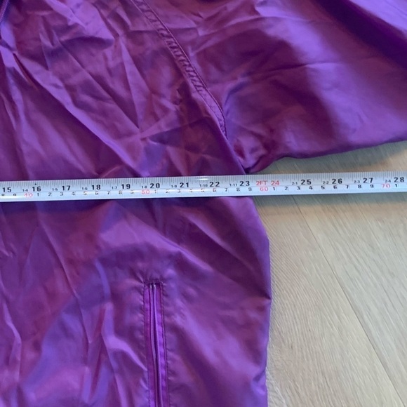 R&R Rest and Relaxation Vintage Nylon Jacket with hidden hood. - Picture 5 of 9